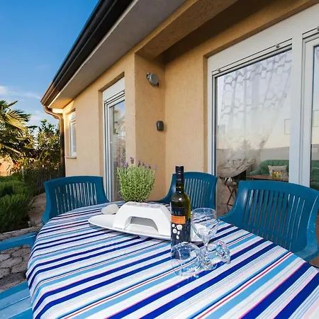 Tatil Evi Bungalow With 2 Bedrooms In With Wonderful Sea View Private Pool Enclosed Garden 6 Km From The Beach *